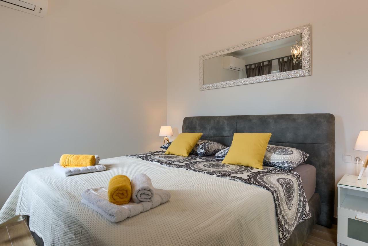 Apartments Dream In Arena 1 Pula Center Free Parking Екстер'єр фото