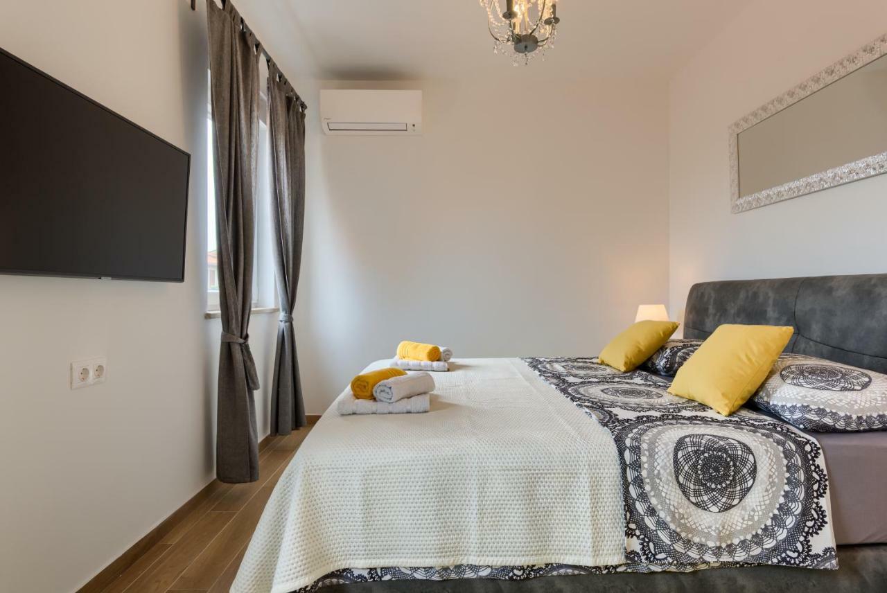 Apartments Dream In Arena 1 Pula Center Free Parking Екстер'єр фото